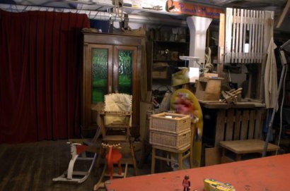 Was verbirgt sich hinter dem Vorhang?