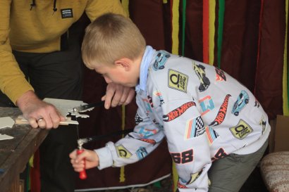 Laubsägen an Pumuckls Hobelbank